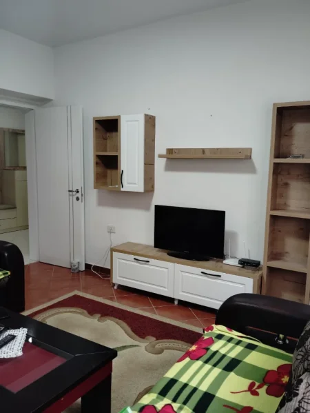 Tirane, jepet me qera apartament 2+1 Kati 2, 110 m² 600 € 