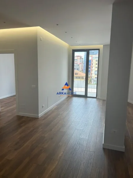 Tirane, jepet me qera ambjent biznesi Kati 4, 116 m² 1.700 € 