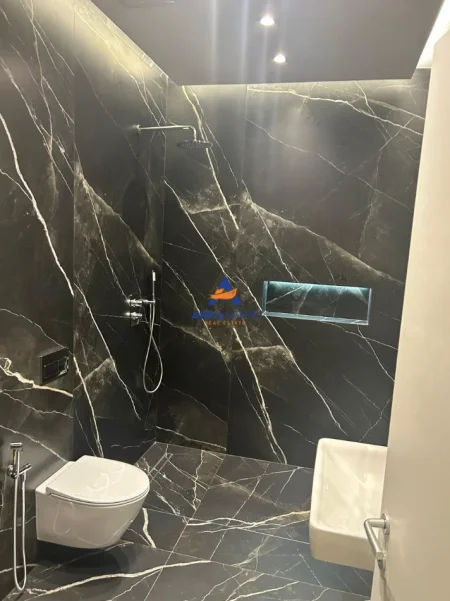 Tirane, jepet me qera ambjent biznesi Kati 4, 116 m² 1.700 € 
