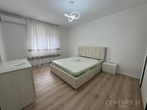 Tirane, jepet me qera apartament 1+1+Ballkon Kati 3, 57 m² 500 € (Ali Demi)