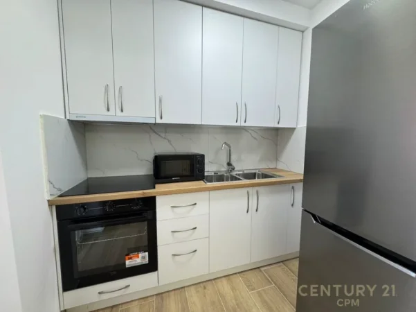Tirane, jepet me qera apartament 1+1+Ballkon Kati 3, 57 m² 500 € (Ali Demi)