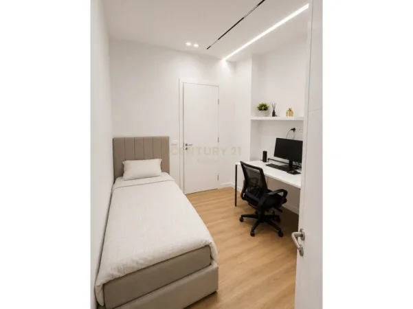 Tirane, jepet me qera apartament+verande | Penthouse 3+1+Aneks+Ballkon Kati 6, 218 m² 1.200 € (Emerald Center)