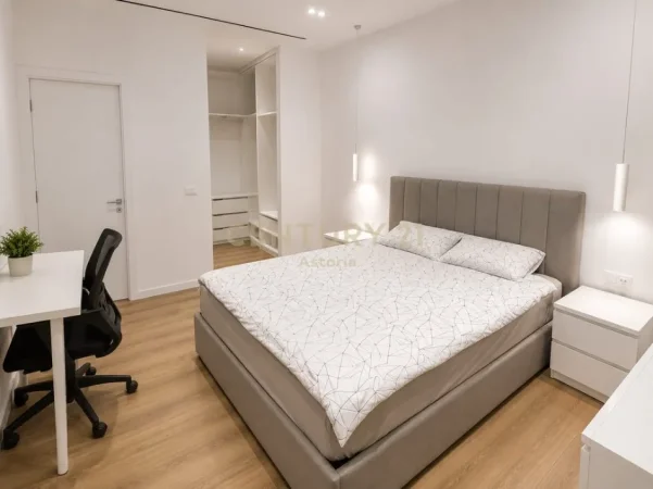 Tirane, jepet me qera apartament+verande | Penthouse 3+1+Aneks+Ballkon Kati 6, 218 m² 1.200 € (Emerald Center)