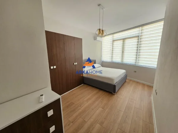 Tirane, jepet me qera apartament 2+1+Ballkon Kati 6, 86 m² 746 € 