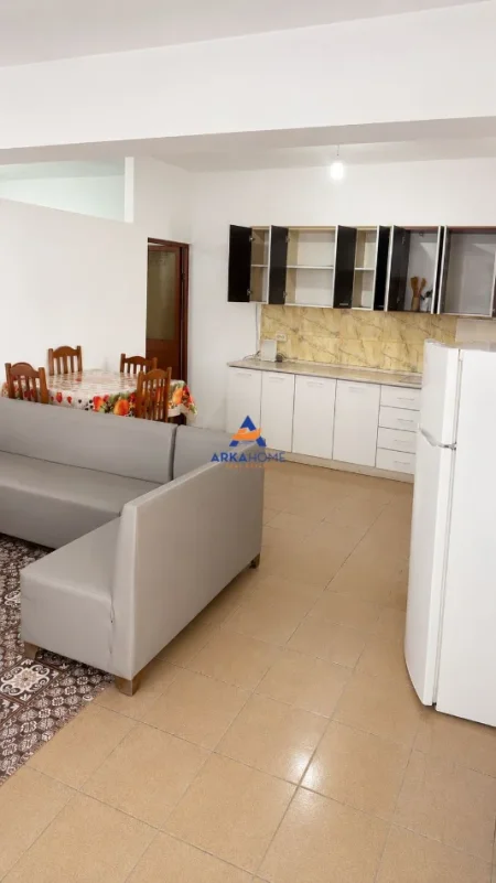 Tirane, jepet me qera apartament 2+1+Ballkon Kati 0, 85 m² 373 € 