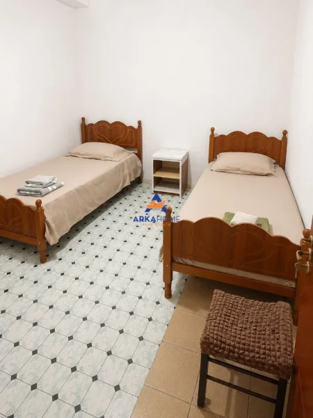 Tirane, jepet me qera apartament 2+1+Ballkon Kati 0, 85 m² 373 € 