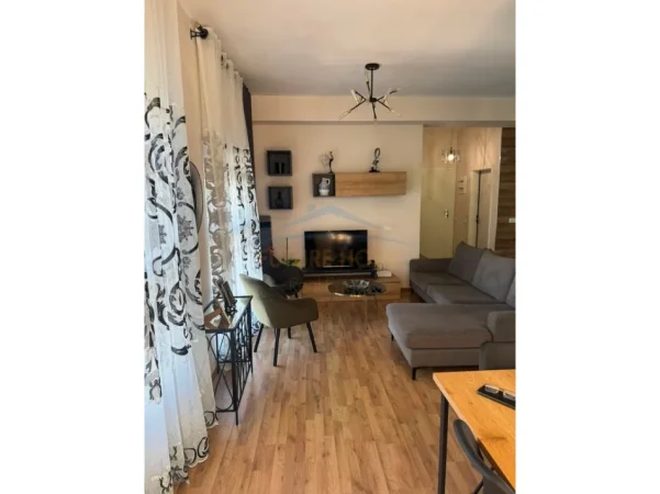 Tirane, shes apartament 3+1+Ballkon Kati 6, 130 m² 250.001 € 