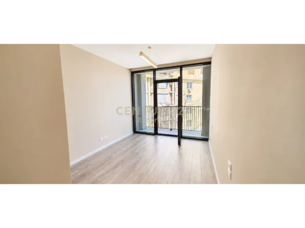 Tirane, jepet me qera apartament 2+1+Aneks+Ballkon Kati 1, 102 m² 1.500 € (Liqeni i Thate)