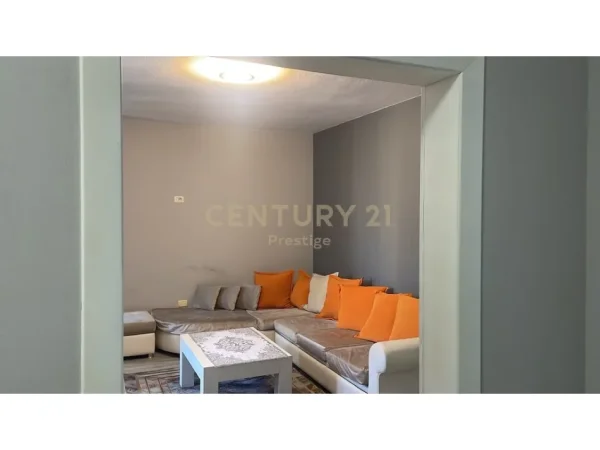 Tirane, jepet me qera apartament 2+1 Kati 5, 90 m² 800 € (Qyteti Studenti prestige143567)