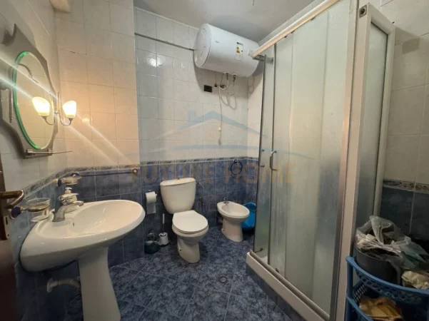 Tirane, jepet me qera apartament 1+1 Kati 2, 85 m² 500 € (AIR ALBANIA)