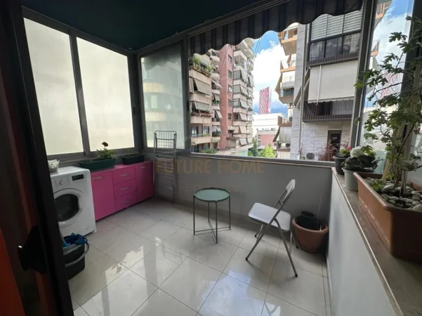 Tirane, jepet me qera apartament 2+1 Kati 3, 70 m² 700 € (Garda)