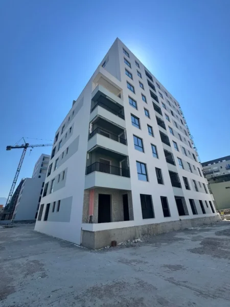 Tirane, shitet apartament 1+1 Kati 5, 65.000 € (Kamëz)