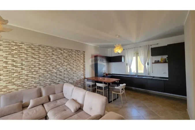 Vlore - Lungomare, shitet apartament 2+1 Kati 10, 100 m² (Rruga Cameria, Lungomare, Vlore)