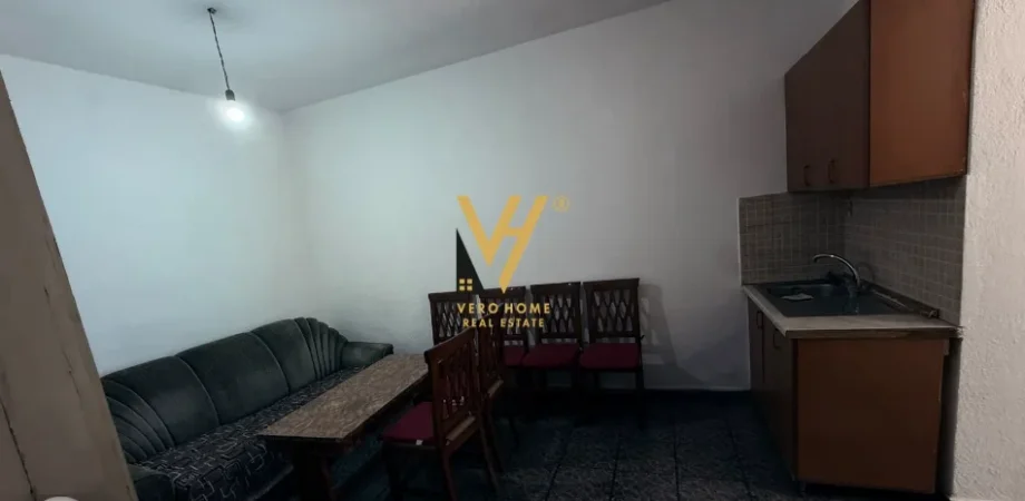 Tirane, jepet me qera apartament 1+1+Ballkon Kati 1, 65 m² 420 € (ZOGU I ZI)