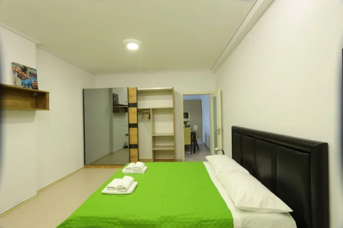 Tirane, shitet apartament 2+1 Kati 8, 118 m² Çmimi 190 milion lekë të vjetra, tek Kompleksi Grand, tek Tregu Elektrik, Tiranë.)