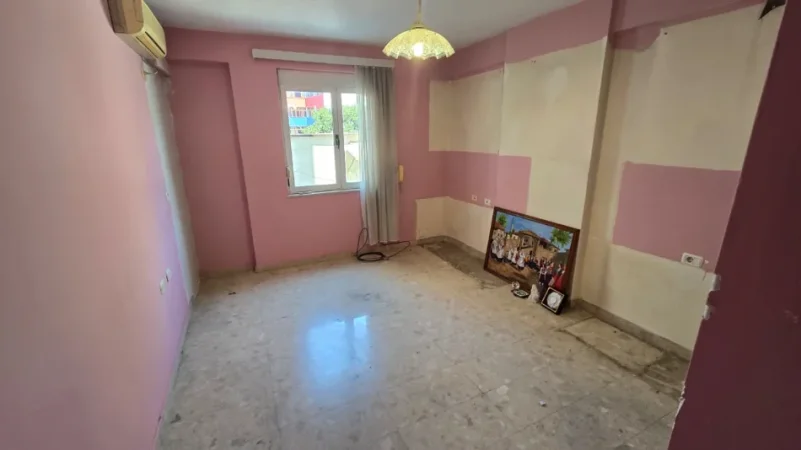 Tirane, shitet garsonier Kati 1, 24 m² 79.000 € (rruga e kavajes)
