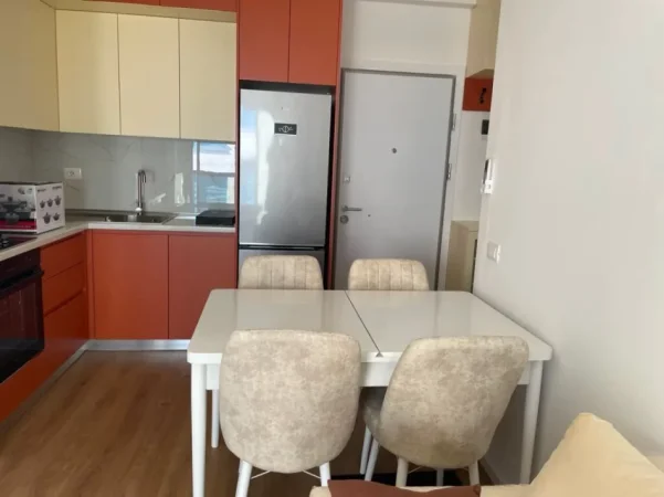 Tirane, jepet me qera apartament 1+1+Aneks+Ballkon Kati 3, 55 m² 550 € (Fresku)