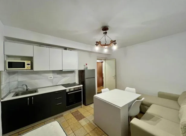 Tirane, jepet me qera apartament 1+1 Kati 5, 60 m² 370 € (Rruga Ali demi)