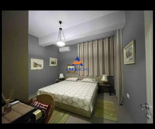 Tirane, jepet me qera apartament 1+1+Ballkon Kati 3, 80 m² 586 € 