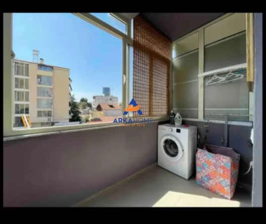 Tirane, jepet me qera apartament 1+1+Ballkon Kati 3, 80 m² 586 € 