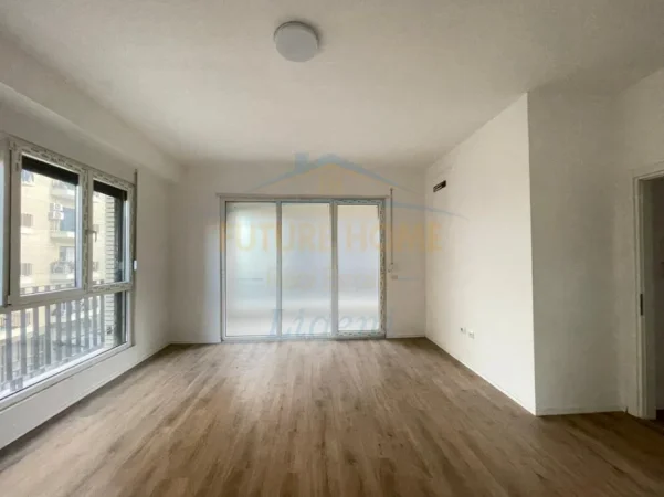 Tirane, shitet apartament 3+1 Kati 2, 143 m² 270.000 € (Grand Park Residence IBN)