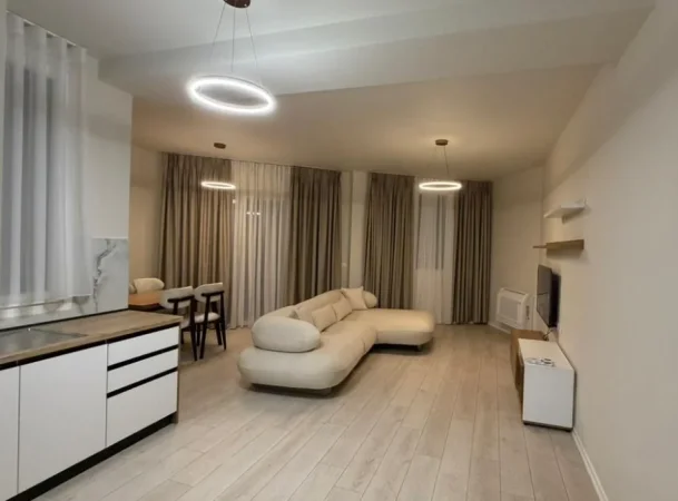 Tirane, jepet me qera apartament 1+1 , 70 m² 598 € 