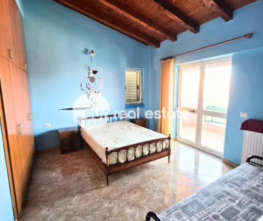 Shkoder, jepet me qera shtepi Vile 3 Katshe Kati 3, 150 m² (MBAS KISHES SE MADHE)
