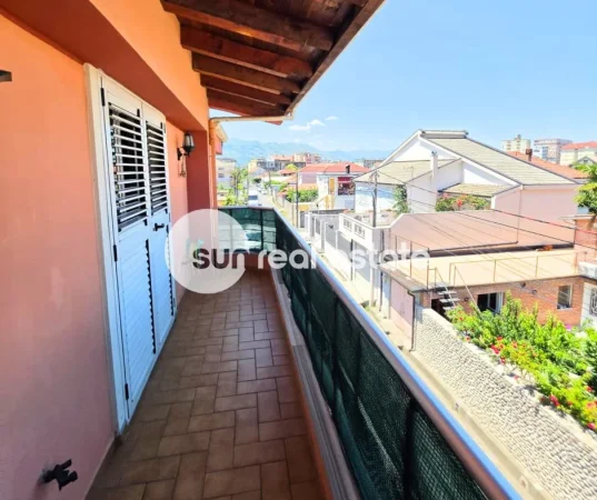 Shkoder, jepet me qera shtepi Vile 3 Katshe Kati 3, 150 m² (MBAS KISHES SE MADHE)