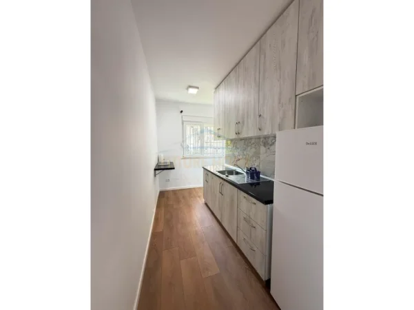Shitet, Apartament 1+1 + Aneks, Laprakë 0696069906