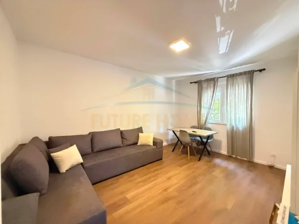 Shitet, Apartament 1+1 + Aneks, Laprakë 0696069906