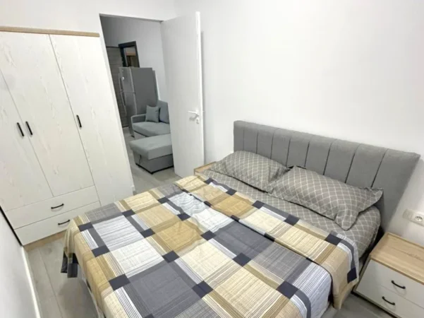Tirane, jepet me qera apartament 1+1+Ballkon Kati 3, 90 m² 420 € 
