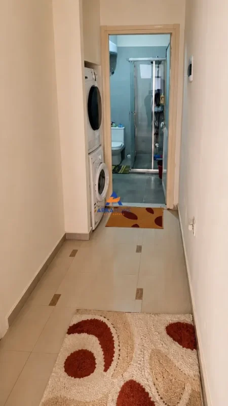 Tirane, jepet me qera apartament 1+1+Ballkon Kati 1, 70 m² 479 € 