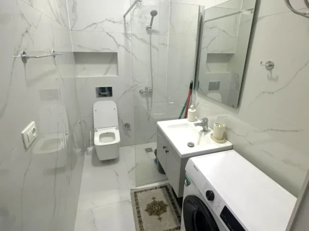 Tirane, jepet me qera apartament 1+1+Ballkon Kati 3, 50 m² 470 € 