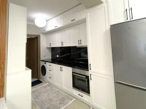 Tirane, jepet me qera apartament 1+1 , 85 m² 550 € 