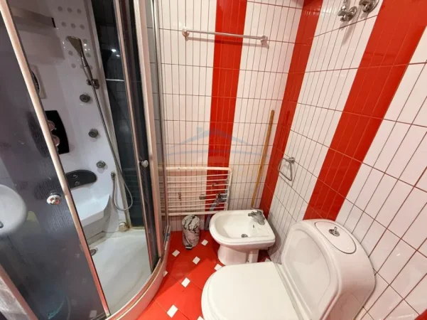 Tirane, jepet me qera garsoniere Kati 1, 35 m² 450 € (RRUGA E DURRESIT)
