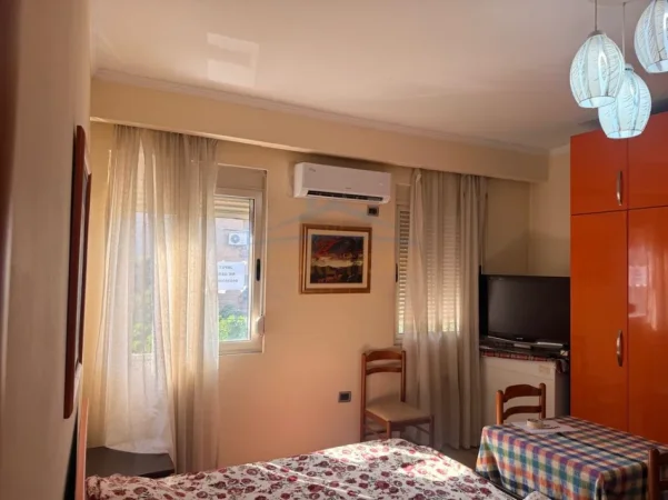 Tirane, jepet me qera garsoniere Kati 1, 35 m² 450 € (RRUGA E DURRESIT)