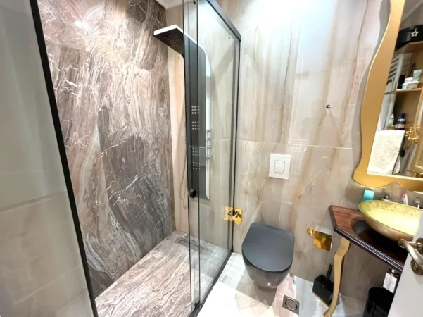 Tirane, shitet apartament duplex 3+1 , 182 m² 310.000 € 