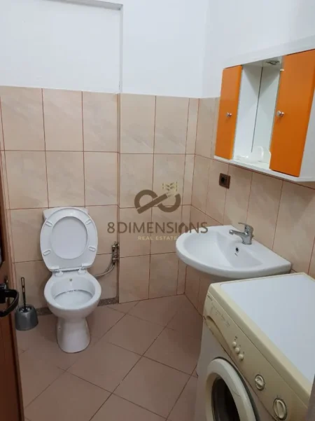Tirane, jepet me qera apartament 1+1+Ballkon Kati 2, 75 m² 300 € (sauk)