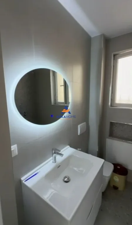 Tirane, jepet me qera ambjent biznesi Kati 1, 72 m² 1.000 € 