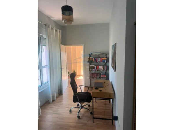 Shitet, Apartament 3+1+2, Kompleksi Mangalem, Ali Demi, Tiranë 0696069906