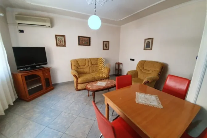 Tirane, jepet me qera apartament 1+1 Kati 5, 60 m² 550 € (Myslym Shyri)