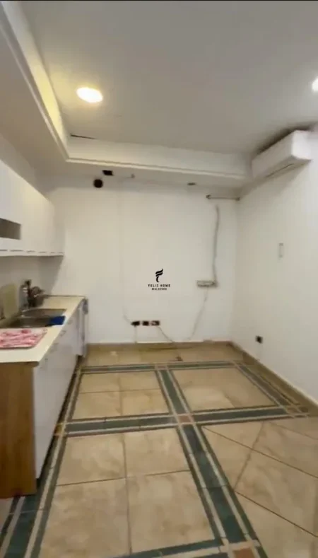 Tirane, jepet me qera zyre Kati 1, 330 m² 4.000 € (BLLOKU)