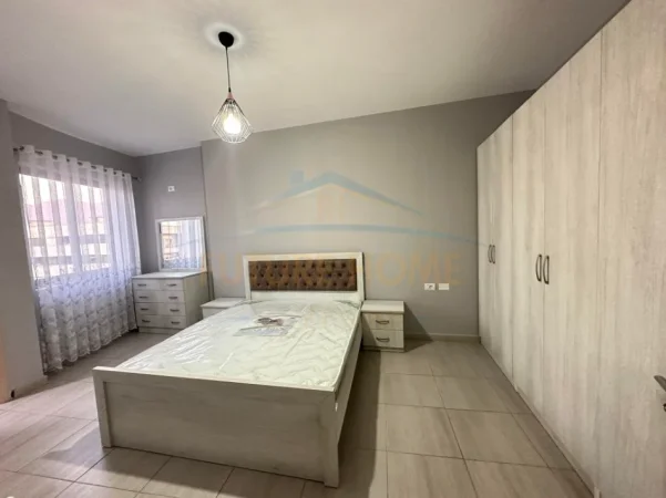 Tirane, jepet me qera apartament 1+1 Kati 7, 65 m² 370 € (Unaza e Re, Vila L.)