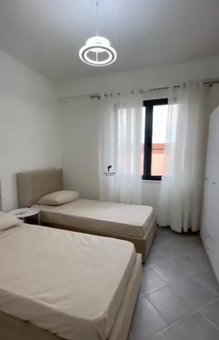 Tirane, jepet me qera apartament 2+1 Kati 1, 100 m² 800 € (JORDAN MISJA)