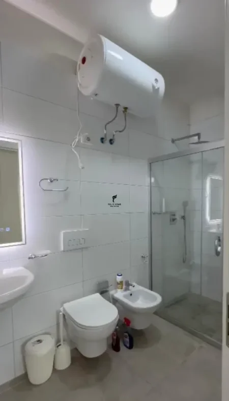 Tirane, jepet me qera apartament 2+1 Kati 1, 100 m² 800 € (JORDAN MISJA)