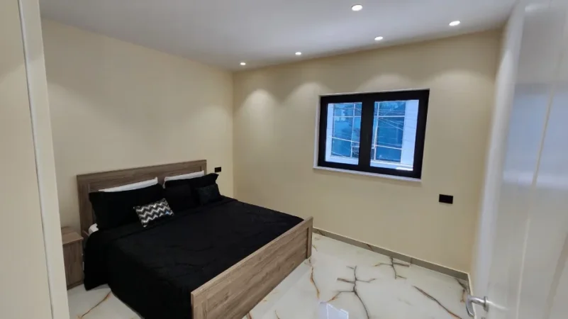Tirane, jepet me qera apartament 2+1+Ballkon , 80 m² 800 € (Rruga Pjetër Budi)