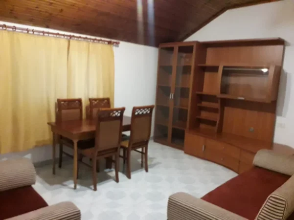 Tirane, jepet me qera Vile 1+1+Aneks+Ballkon Kati 3, 65 m² 37.000 lek/muaj  (Rr Kongresi i Lushnjes)