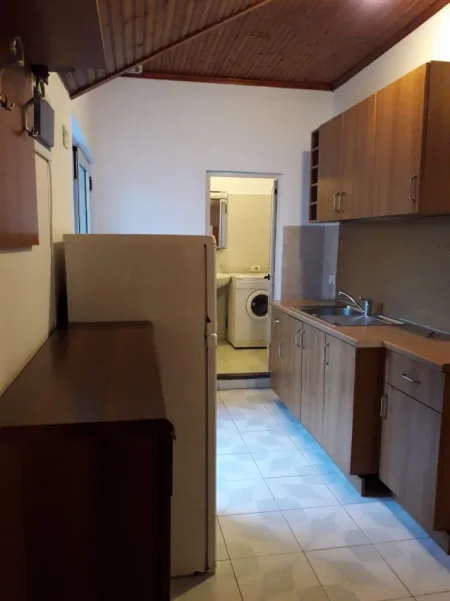 Tirane, jepet me qera Vile 1+1+Aneks+Ballkon Kati 3, 65 m² 37.000 lek/muaj  (Rr Kongresi i Lushnjes)