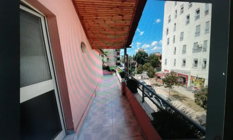 Tirane, jepet me qera Vile 1+1+Aneks+Ballkon Kati 3, 65 m² 37.000 lek/muaj  (Rr Kongresi i Lushnjes)