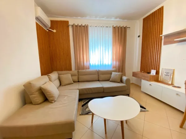 Tirane, jepet me qera apartament 1+1 , 63 m² 400 € 
